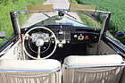 Buick Eight Series 40 Tüscher Cabriolet (1937) - zweckmässig eingerichteter Kommandostand