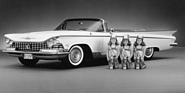 Buick Electra (1958) - Der Electra vor drei kleinen Schönheitsköniginnen