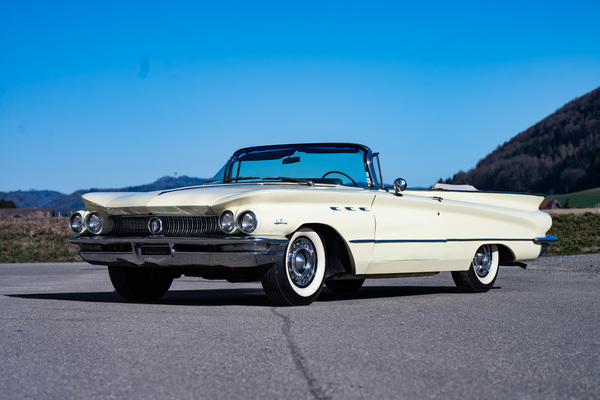 Bild: Buick Le Sabre Convertible (1960) - als Lot 72 an der Versteigerung der Oldtimer Galerie in Toffen am 21. März 2026