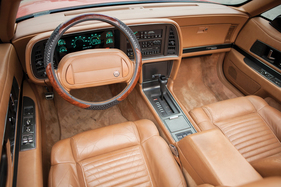 Buick Reatta Convertible (1990) - immer mit Flüssigkristal-Hauptinstrumenten und Automatik ausgerüstet