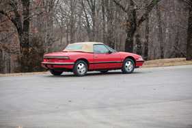 Buick Reatta Convertible (1990) - mit geschlossenem Dach