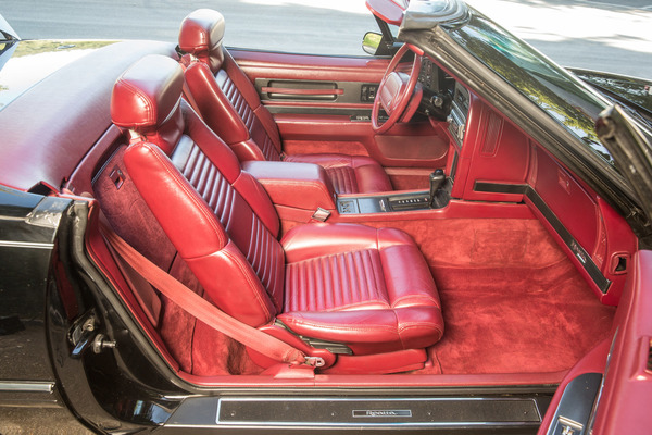 Buick Reatta Convertible (1991) - Seitenhalt stand nicht im Pflichtenheft der Sitze