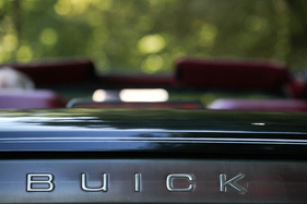 Buick Reatta Convertible (1991) - gross angeschriebene Marke