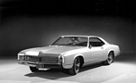 Buick Riviera (1966) - nun mit verdeckten Scheinwerfern