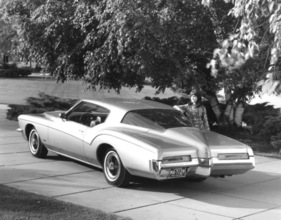 Buick Riviera (1971) - eindrückliche Heckgestaltung (1971)