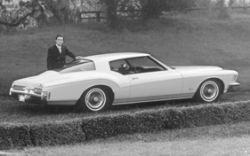 Buick Riviera (1972) -es ging noch gigantischer - fliessende Linienführung der Siebzigerjahre (1972)