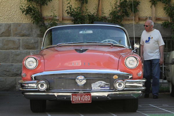 Buick Roadmaster (1956) - wird bestaunt - Oldtimer in Obwalden (O-iO) 2019