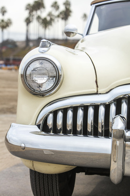 Im Vergleich zum Vorjahr war der Kühlergrill breiter geworden und hatte nun eine Stufe in der Oberkante