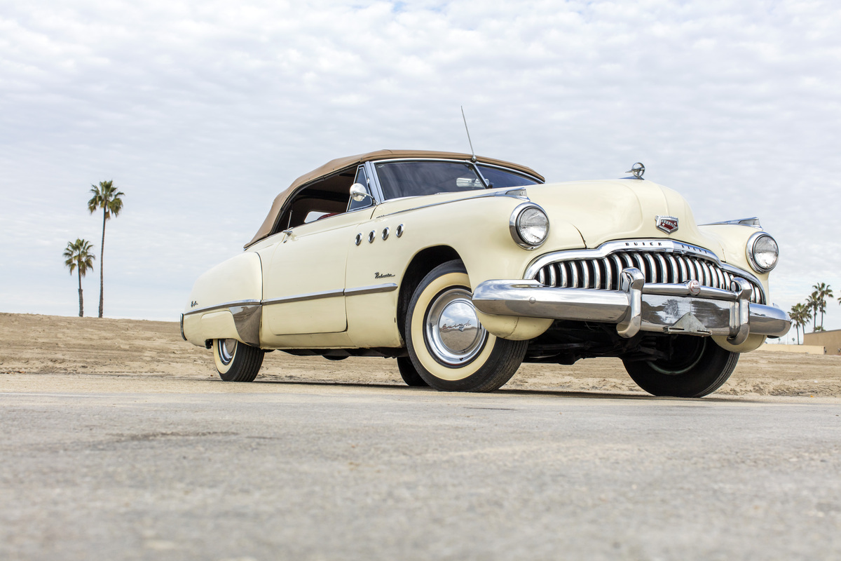 Einer der beiden 1949er Buick Roadmaster Convertible Sedan aus dem Film "Rain Man", lackiert in "Sequoia Cream"