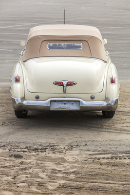 Rücksichtslos: Das Heckfenster reicht gerade aus, um zu erkennen, ob es Tag oder Nacht ist.