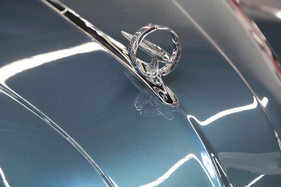 Buick Roadmaster Fireball Straight 8 (1947) - Kühlerfigur - Retro Classics Bavaria 2018 (1947)
