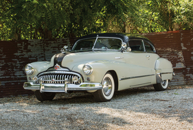 Buick Roadmaster Sedanet (1948) - als Lot 217 an der RM/Sotheby's Hershey Versteigerung vom 6./7. Oktober 2016