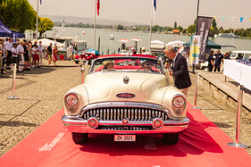 Bild Buick Roadmaster Skylark Convertible (1953) Freude über den dritten Platz bei den Autos der 1950er-Jahre - ZCCA Zug 2025