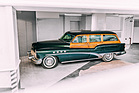 Image: Buick Roadmaster break "woody" (1953) - offered as lot 060 at the Artcurial Rétromobile Paris auction on February 3-4, 2023