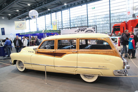 Buick Series 50 Super (1950) - mit Vollholz-Heck, wie es gerade in den USA gerne verkauft wurde - Teil der Kombi-Sonderschau - Bremen Classic Motorshow 2019