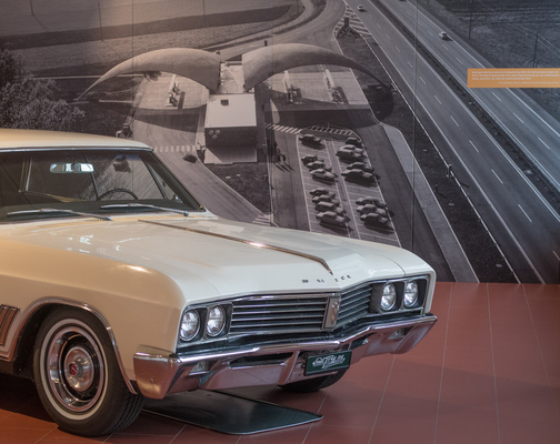 Buick Skylark Sedan (1967) - vor der Raststätte Deitingen an der Autobahn Egerkingen-Bern