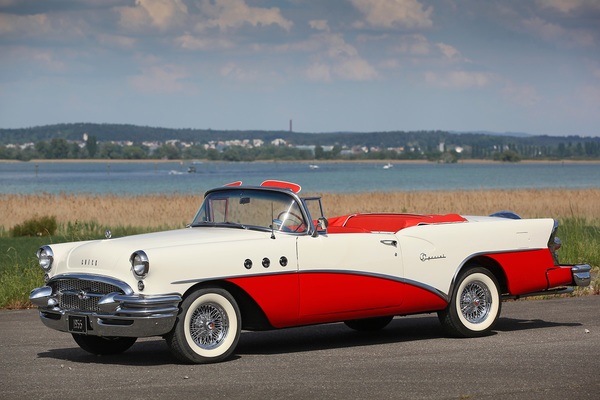 Bild: Buick Special Convertible (1955) - als Lot 41 angeboten an der Versteigerung der Oldtimer Galerie anlässlich der Swiss Classic World Luzern am 25. Mai 2019