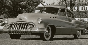 Buick Special DeLuxe 4-Door Jetback Sedan (1950) – Zeitgenössisches Pressefoto (1950)