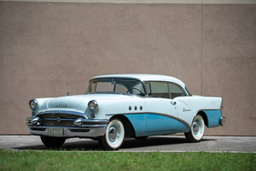 Buick Special Riviera Coupe (1955) - angeboten als Lot 206 an der RM/Sotheby's Versteigerung in Hershey am 11./12. Oktober 2018