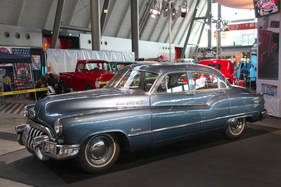 Buick Special Tourback (1949) - mit Achtzylinder-Reihenmotor und 120 PS, sechs Sitze, Spitznamen Haifisch, sechs Jahre Restaurationsaufwand - an der Retro Classics Stuttgart 2013