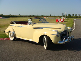 Buick Super Eight Convertible Type 151 C (1941) - als Lot 171 angeboten an der Artcurial Le Mans Classic Versteigerung am 9. Juli 2016
