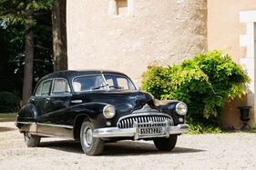 Buick Super Eight Series 51 Sedan (1948) - Lot 036 at the Artcurial Musée Automobile du Château de Vernon Auction 2025