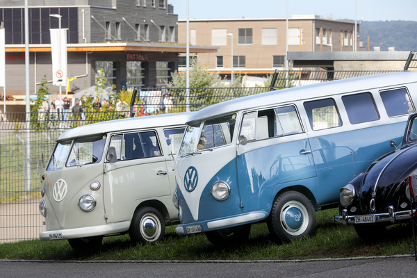 Bulli-Parade - zweimal VW Bus T1 - 8. Lägern Classic 2025