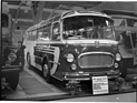 Bus von Perl-Auhof aus Österreich, selbsttragender Reise- wagen mit Henschel-Diesel, sein günstiges Leistungsgewicht macht ihn äusserst schnell - Genfer Autosalon 1960