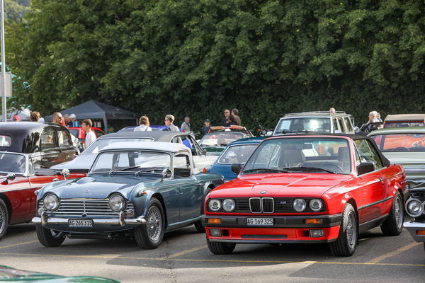 Cabrioelts der Sechziger- und Neunzigerjahre - Triumph TR4 und BMW 325i Cabriolet - 8. Lägern Classic 2025