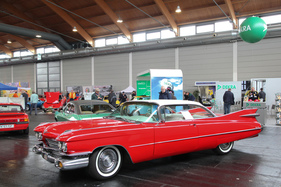 Cadilac Coupe de Ville (1959) - 5300 USD kostete dieses Coupé 1959 und bot die grössten Heckflossen der Autoindustrie - Motorworld Classics Bodensee 2019