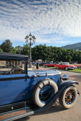 Cadillac 341 A Imperial Sedan (1928) - im Hintergrund ein Ford Thunderbird - 40. Oldtimer-Meeting Baden-Baden 2016