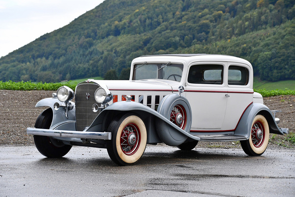 Bild: Cadillac 452-B V-16 Town Coupe (1932) - als Lot 182 an der Versteigerung der Oldtimer Galerie Toffen am 15. Oktober 2022