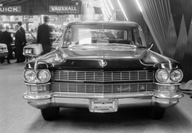 Cadillac 60 Fleetwood (1964) - Breite sichtbar gemacht - am Genfer Autosalon 1964