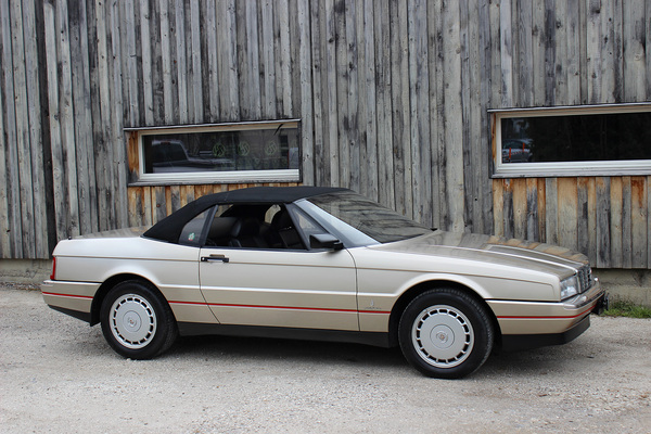 Cadillac Allanté (1991) - als Lot 020 am 25. April 2015 an der Versteigerung der Oldtimer Galerie in Toffen