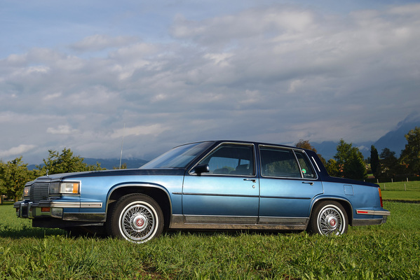 Cadillac De Ville Fleetwood Elegance (1988) - als Lot 13 an der Versteigerung der Oldtimer Galerie Toffen am 14. Oktober 2017