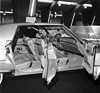 Cadillac De Ville - mit gobelinartig bestickten Sitzen noch luxuriöser wirkend - am Genfer Automobilsalon 1974