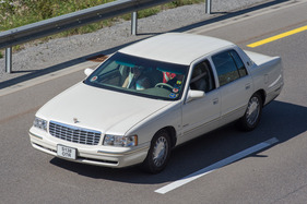 Cadillac DeVille (1999) - am Cadillac LaSalle Club Grand European Meeting 2015