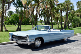 Cadillac DeVille Convertible (1967) - als Lot 185 an der RM/Sotheby's Open Roads Octobre 2021 Versteigerung vom 6. bis 13. Oktober 2021