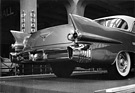 Cadillac Eldorado (1956) - gleich einem fliehenden Haifisch scheint der Wagen schon im Stillstand loszuflitzen - Genfer Autosalon 1956