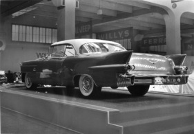 Cadillac Eldorado (1956) - mit bizarrer Gestaltung der Heckflossen und kunstlederüberzogenem Dach - Genfer Autosalon 1956