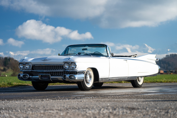 Bild: Cadillac Eldorado Biarritz (1959) - als Lot 142 an der Versteigerung der Oldtimer Galerie in Gstaad am 29. Dezember 2025