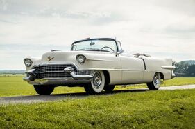 Cadillac Eldorado Cabriolet (1955) - als Lot 026 angeboten an der Artcurial Sur les Champs Versteigerung am 22. Oktober 2023