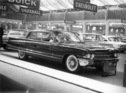 Cadillac Fleetwood (1962) am Genfer Automobilsalon - schlichter geworden und mit kleineren Heckflossen ausgestattet