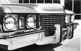 Cadillac Fleetwood (1972) - Frontpartie mit dominierenden horizontalen Elementen