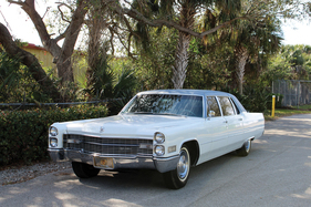 Cadillac Fleetwood 75 Nine-Passenger Sedan (1966) - als Lot 3015 an der RM Auction Fort Lauderdale am 6./7. April 2018