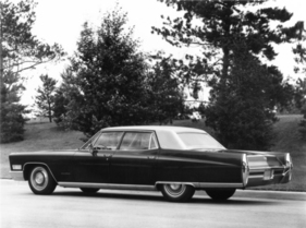 Cadillac Fleetwood Brougham (1967) - das Design mag wenig extravagant wirken, aber es gab 21 Aussenfarben, 147 Interieurvarianten (76 x Stoff, 67 x Leder, 4 x Vinyl) zur Auswahl