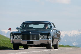 Unterwegs in der Bundesrats-Limousine Cadillac Fleetwood Sixty Special