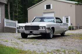 Cadillac Sedan DeVille (1969) - als Lot 290 an der RM Auction Hershey vom 9./10. Oktober 2014