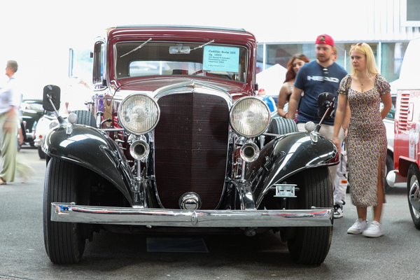 Bild Cadillac Serie 355 (1933) - 1952 mit Saurer-Vierzylinder in der Schweiz zum Diesel umgerüstet - Old Wheels Biel-Bienne 2025