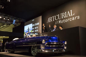Cadillac Serie 62 Cabriolet Custom Boyd Coddington (1953) - Lot 126 - der Johnny Haliday Cady wird für EUR 270'000 zugeschlagen an der Artcurial-Versteigerung Paris 2017 - Artcurial Paris 2017